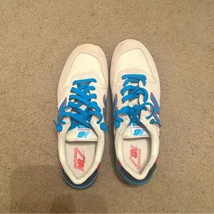 Size 10 Men’s New Balance Sneakers